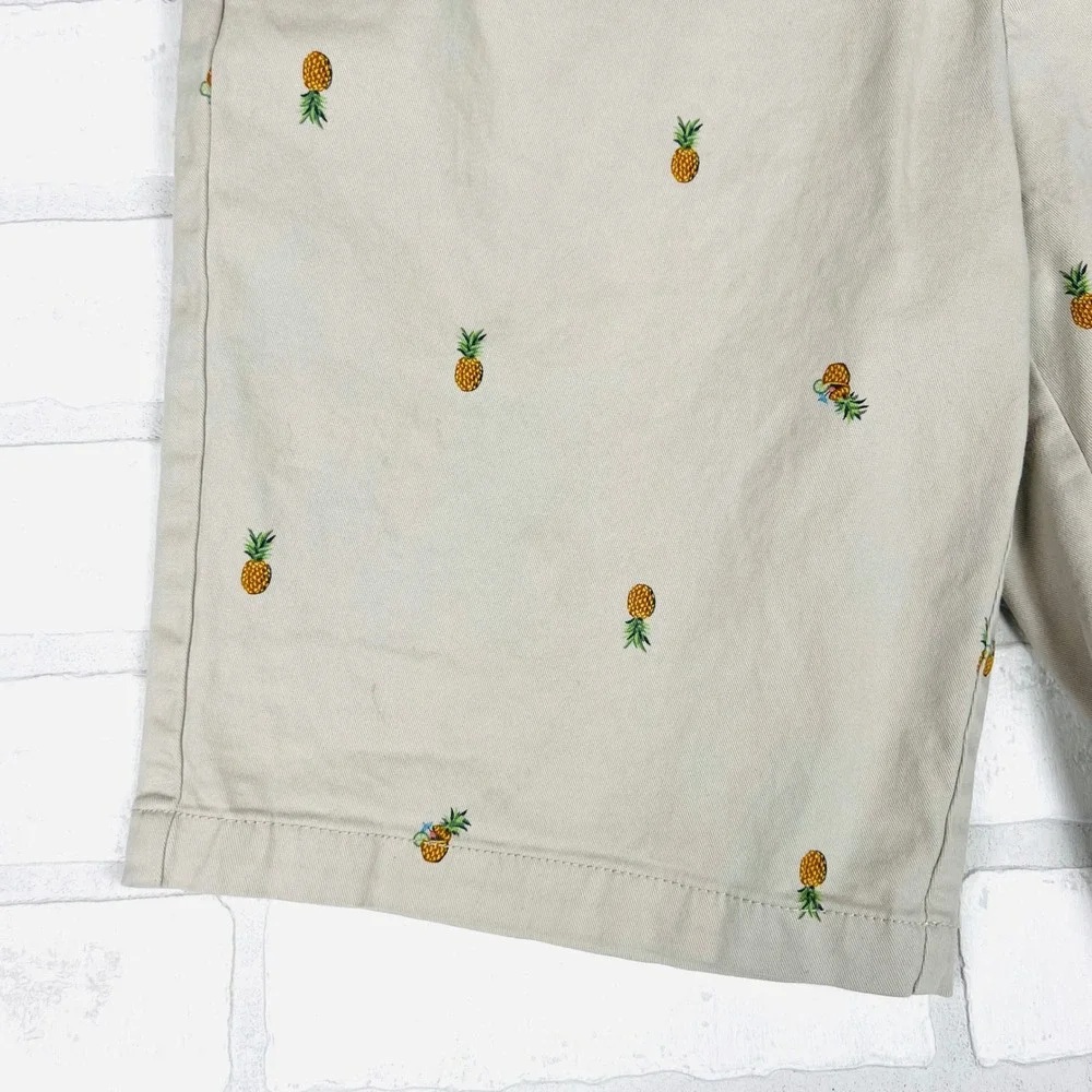 Old Navy‎ Mens Ultimate Slim Built-in Flex Pineapple Print Shorts, Size 30